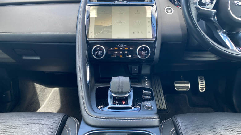 Jaguar E-Pace 1.5 P300e R-Dynamic SE 5dr Auto Estate